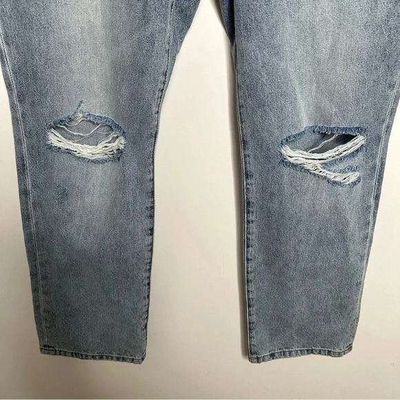 CAbi NWT Sandstorm Wash 6071 Distressed Boyfriend Jeans Size 10 - Picture 7 of 11